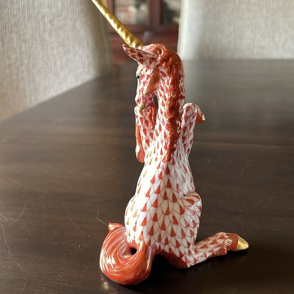 Herend rust fishnet unicorn with24K accents - Picture 5 of 8